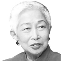 金美齢